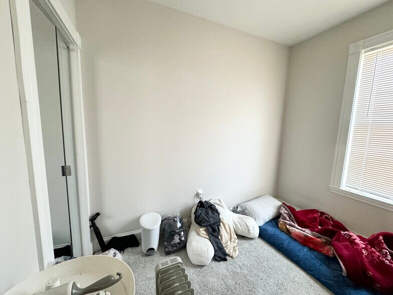 Building Photo - 20 Howell St