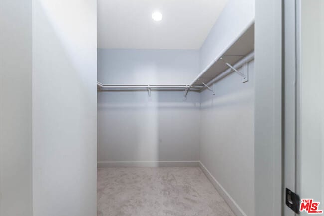 Building Photo - 10639 Woodbridge St