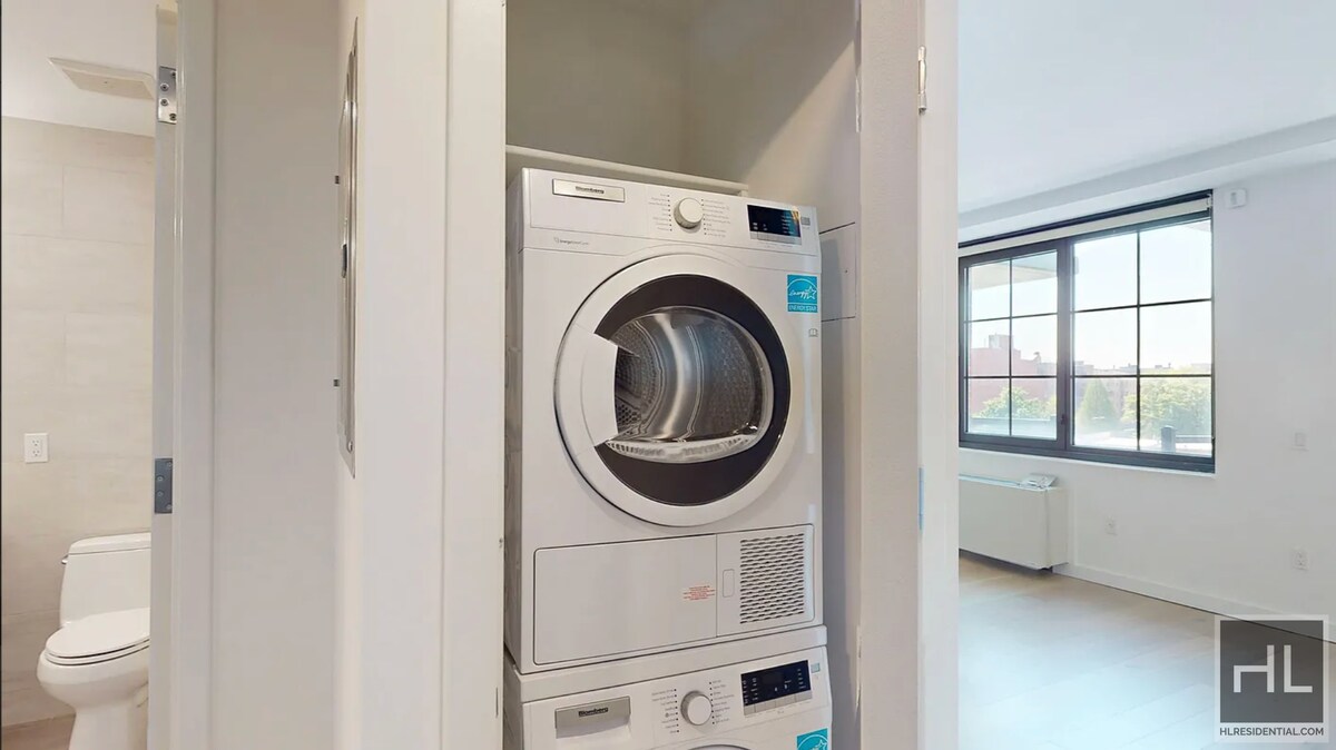 Building Photo - Northern Blvd | Flushing Studio w/Private Balcony, W/D & NO Broker's Fees!