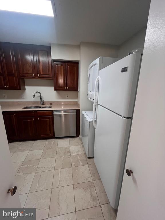 Building Photo - 5901 Mt Eagle Dr