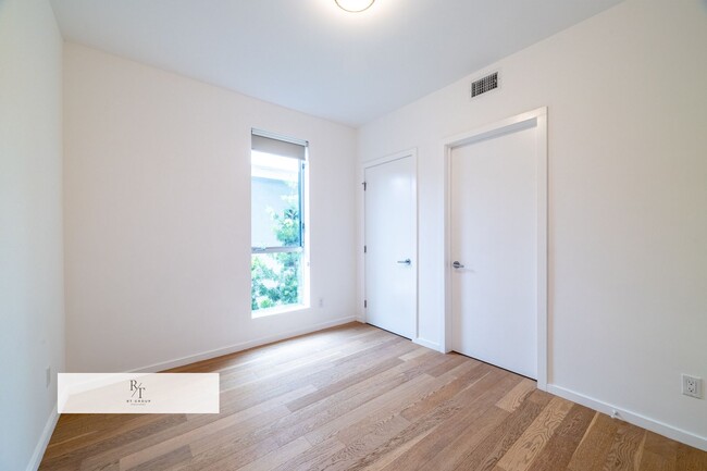 Building Photo - Elegant 3 Bedroom / 2.5 Bathroom Home in LA