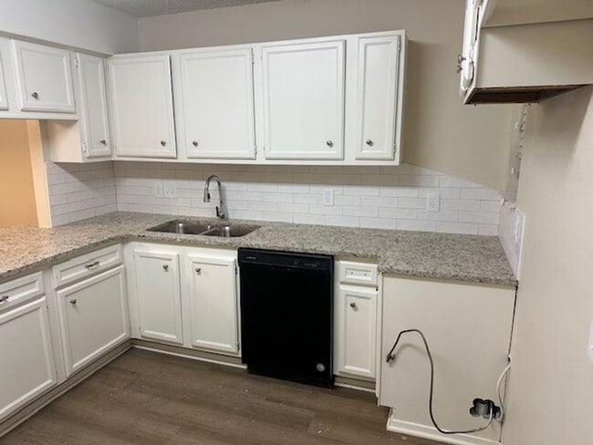 Building Photo - 809 Georgia