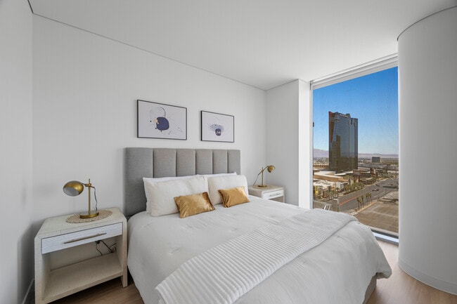 Building Photo - 3722 S Las Vegas Blvd