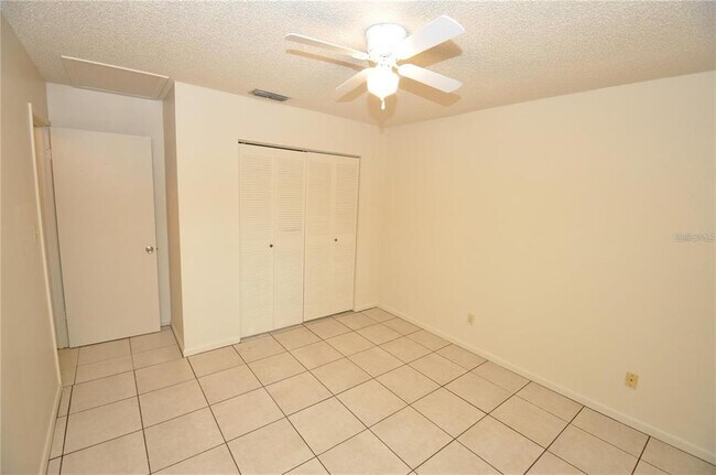 Building Photo - 1428 E Fern Rd