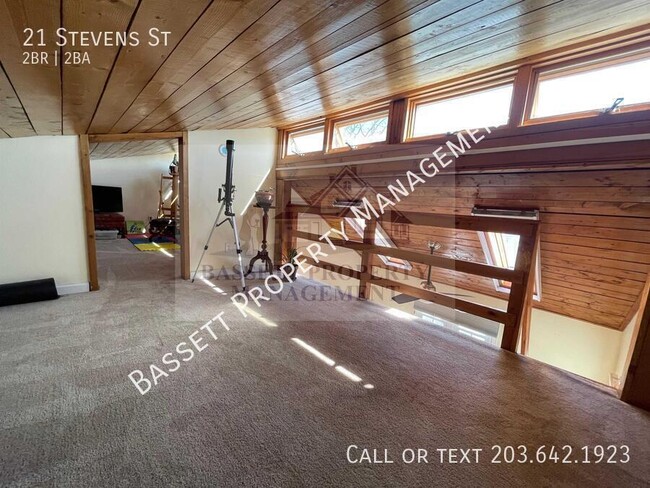 Building Photo - 21 Stevens St