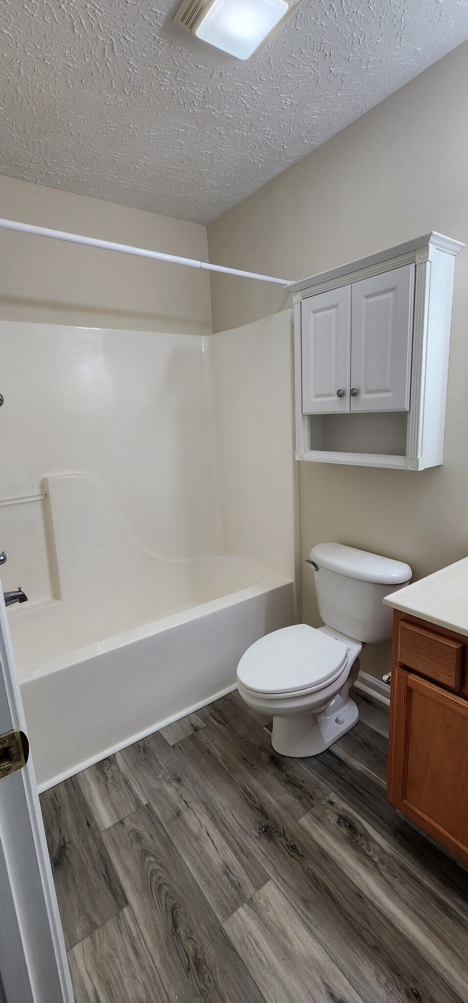 Hall Bathroom - 1521 Mayberry Ln