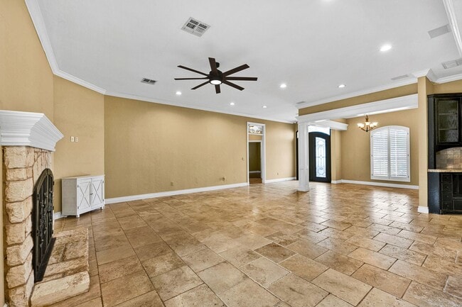 Building Photo - 404 NW 76th- Hot new listing!