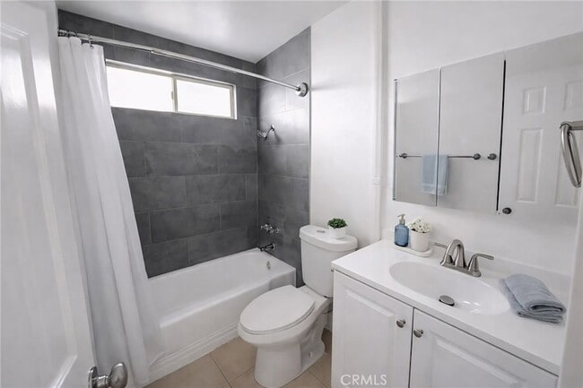 Building Photo - 37111 Cathedral Canyon Dr