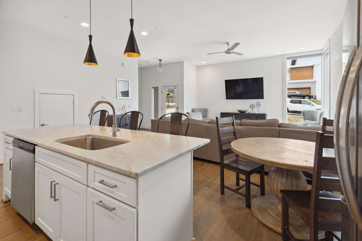 Building Photo - 960 9th Ave S