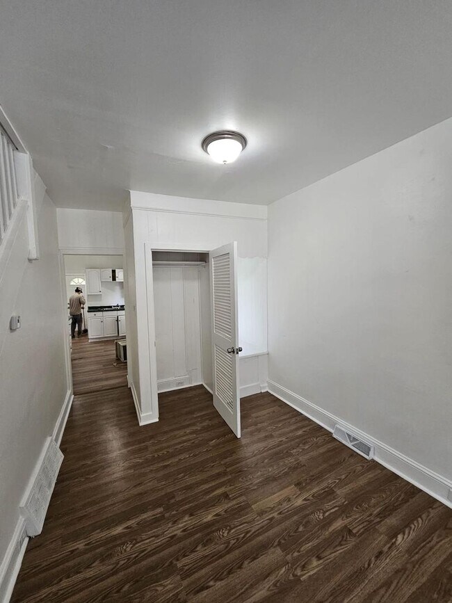 Building Photo - 3 bed 1 bath