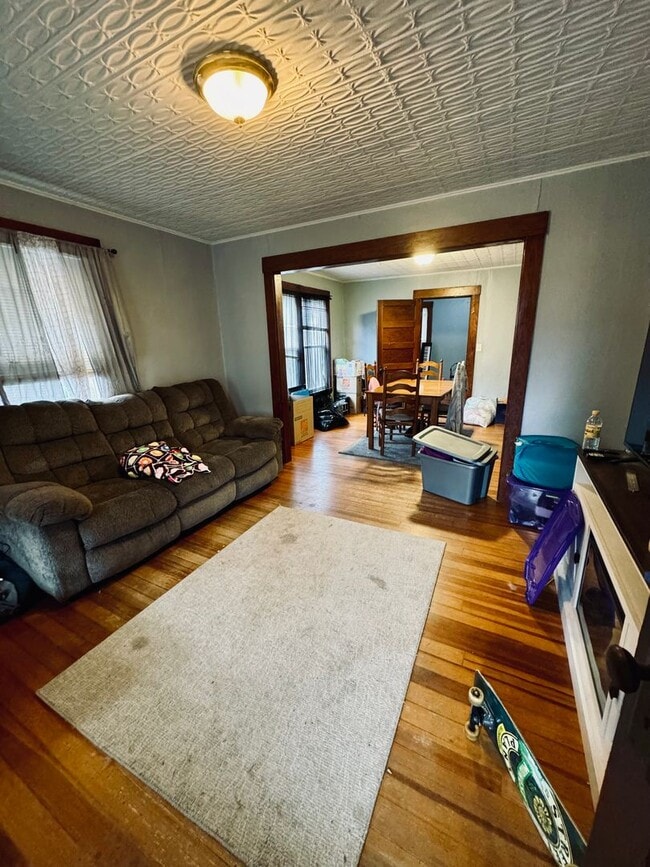 Primary Photo - 64 Summer St