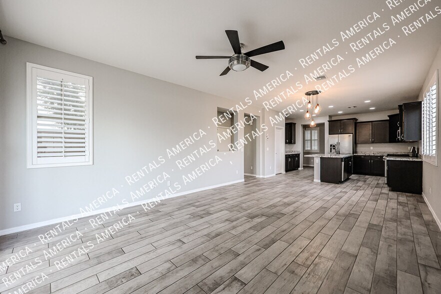 Building Photo - 1936 S Sycamore Pl