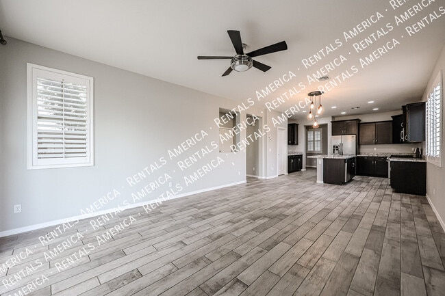 Building Photo - 1936 S Sycamore Pl