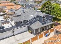 Building Photo - Large 4bd/2.5 bath Townhouse