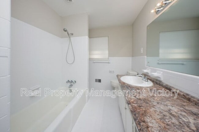 Building Photo - 1216 Huffman Rd