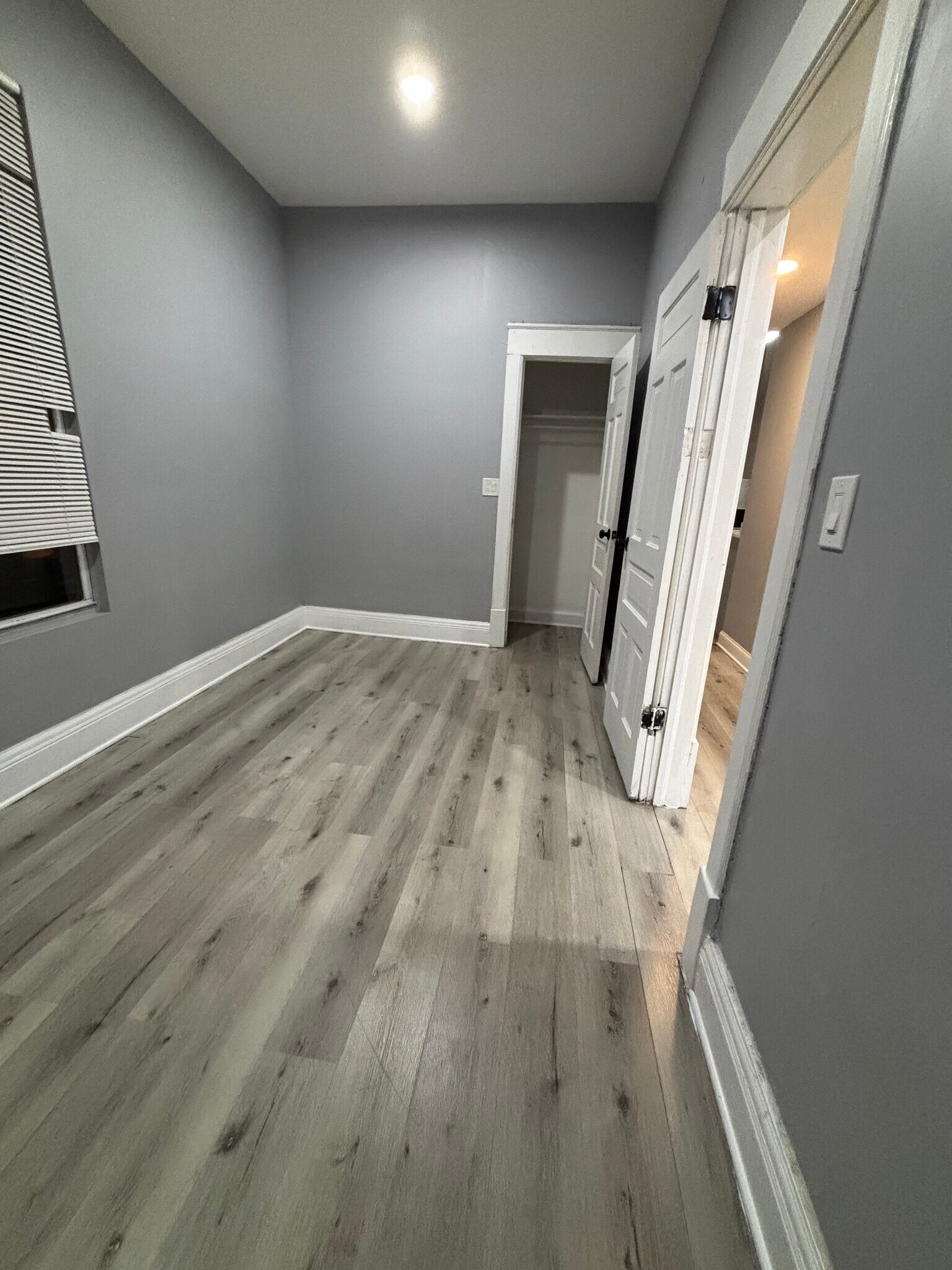 Room - 3130 W Arthington St
