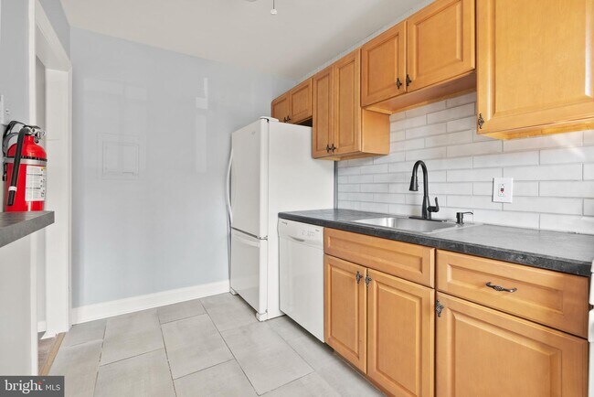 Building Photo - 114 F Cherry Parke-114