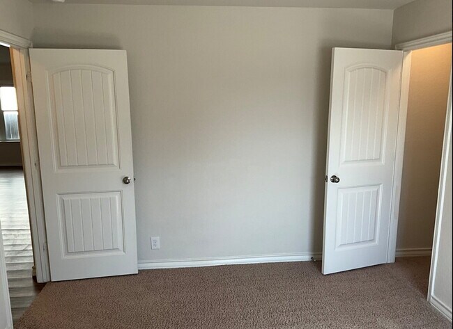 Building Photo - "Charming 4-Bedroom Home with Granite Elegance in San Antonio!"