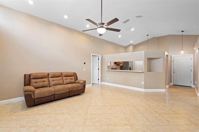 Building Photo - 707 Brightview Dr