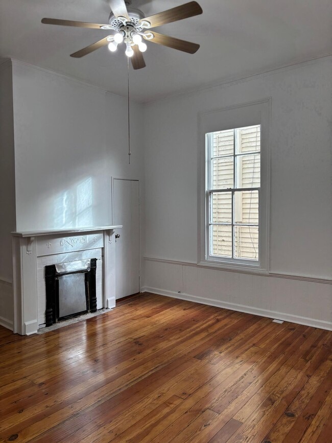 Building Photo - 403 W Hampton Ave