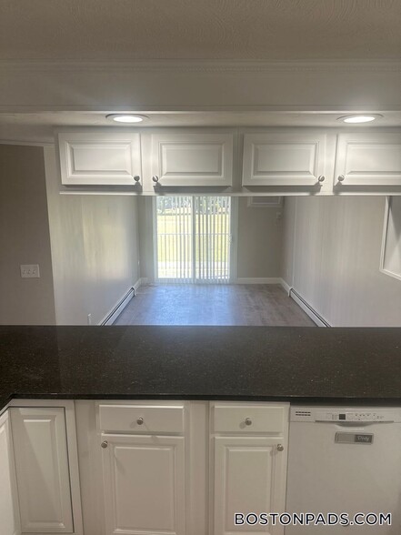 Building Photo - 13-27 Kenmar Dr.