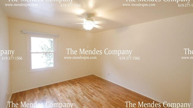 Building Photo - 933 Temple St