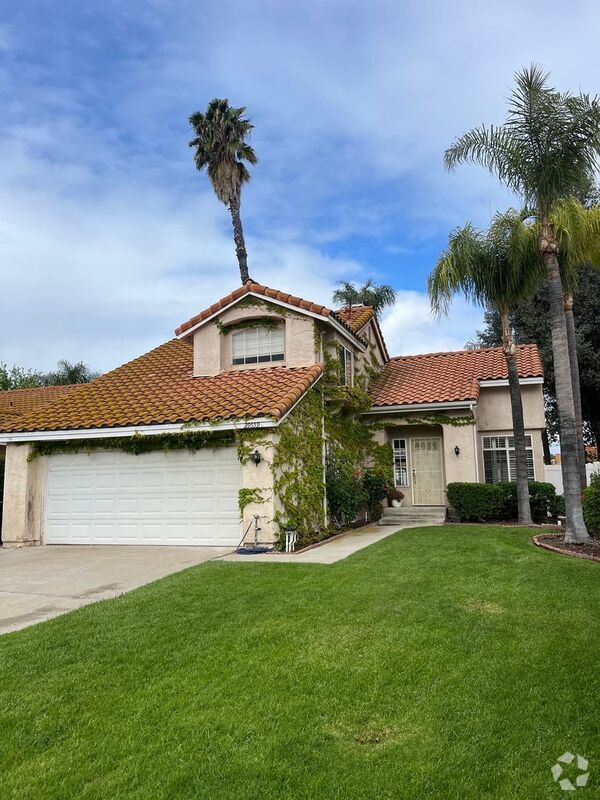 Building Photo - 39559 Canary Cir
