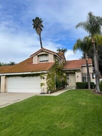 Building Photo - 39559 Canary Cir
