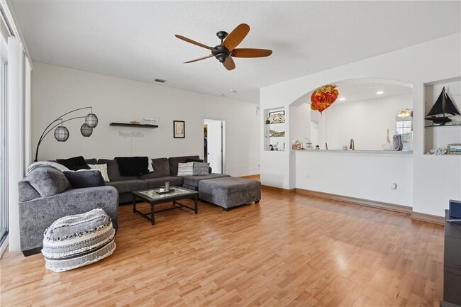 Building Photo - 5810 Hummingbird Ct