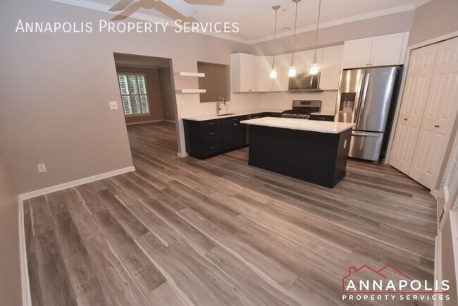 Building Photo - 30 Harbour Heights Dr