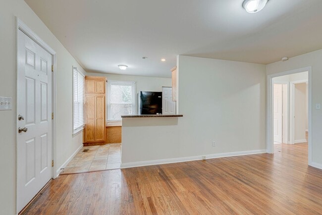 Building Photo - 3505 Marlborough Ave