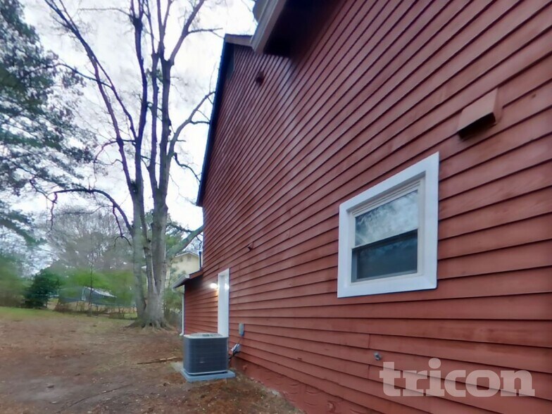 Building Photo - 236 Independence Dr