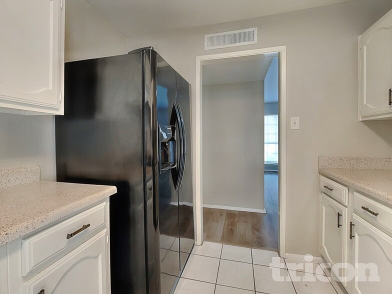 Building Photo - 2806 Quail Run Dr