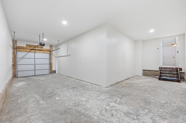 Building Photo - 834 Oak St