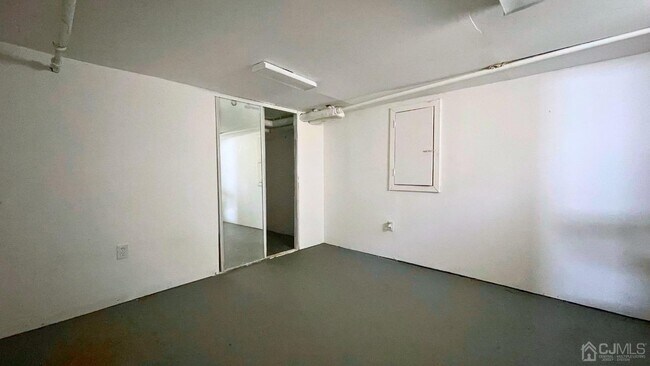 Building Photo - 408 Ryders Ln