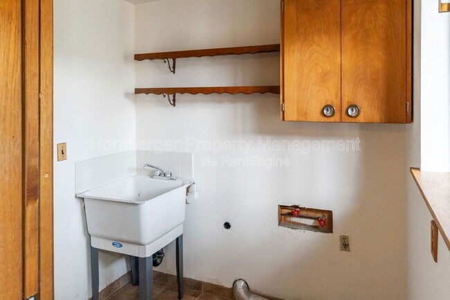 Building Photo - 1003 W Eastmont Way