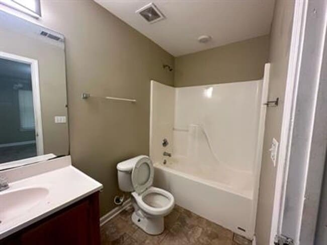 Building Photo - House for Rent