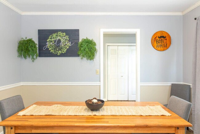 Building Photo - 1930 16th Ave