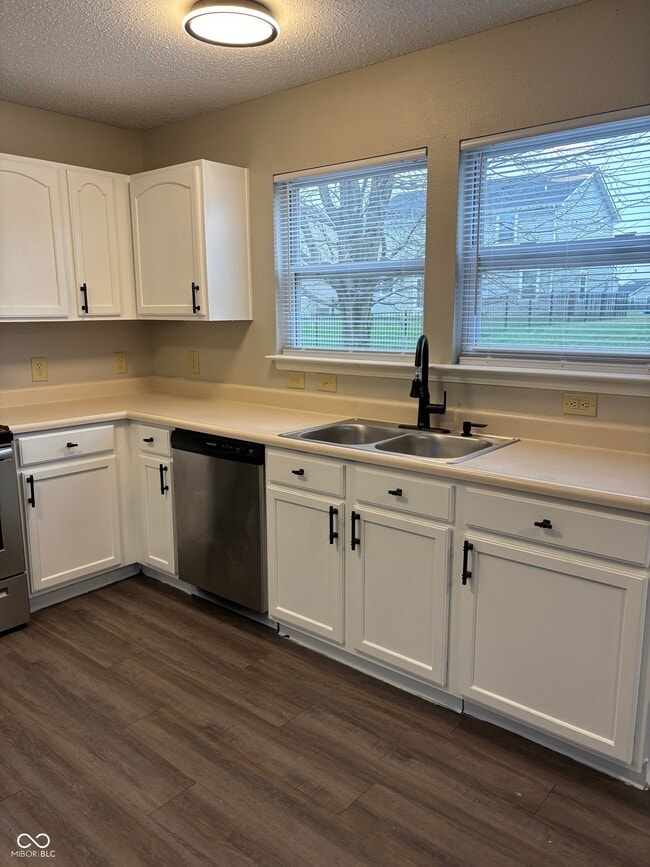 Building Photo - 1380 King Maple Dr