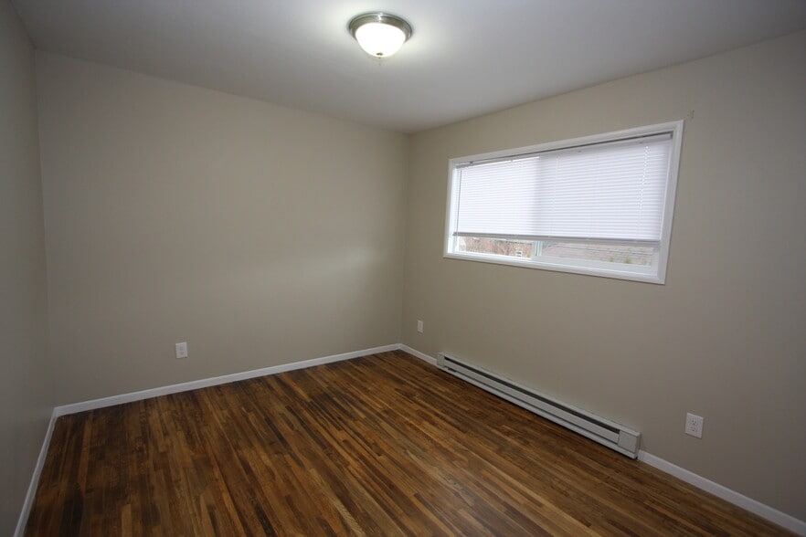 bedroom #1 - 1626 Southeast Lexington Street