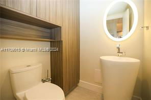 Building Photo - 300 Bayview Dr