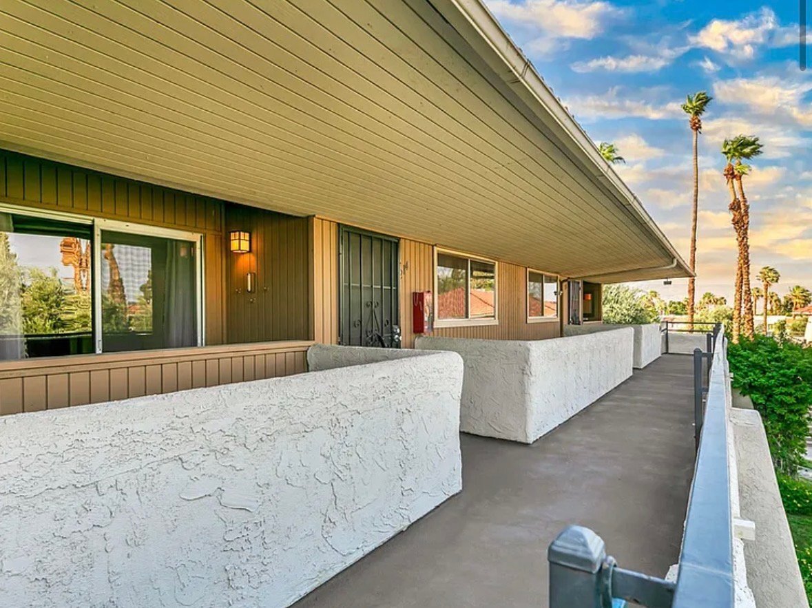 Building Photo - 550 N Villa Ct