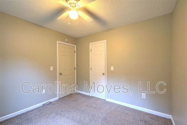 Building Photo - 5 Fieldcrest Ct