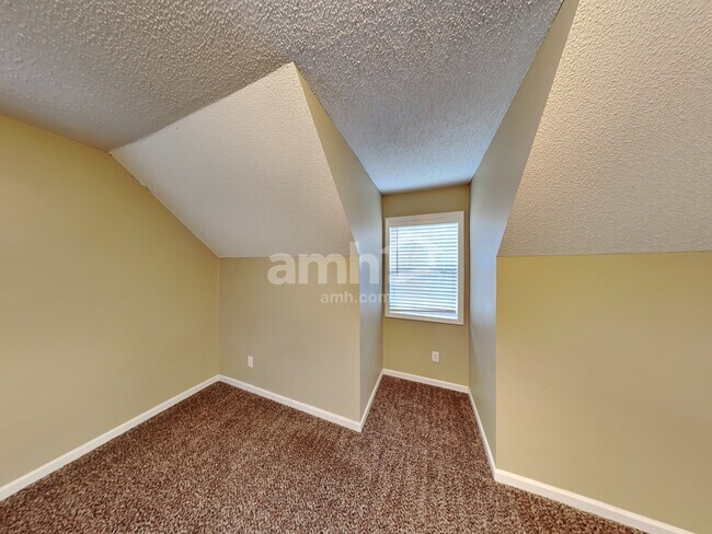 Building Photo - 2020 Foster Dr