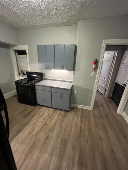 Building Photo - 101-103 Green St