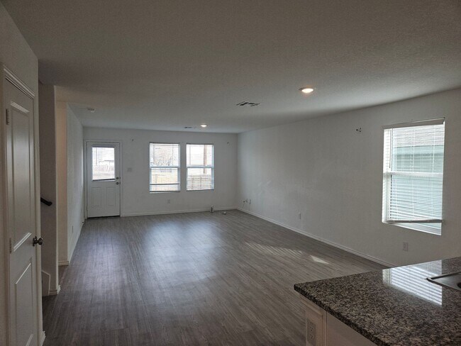 Building Photo - 4 Bedroom with 2 car garage