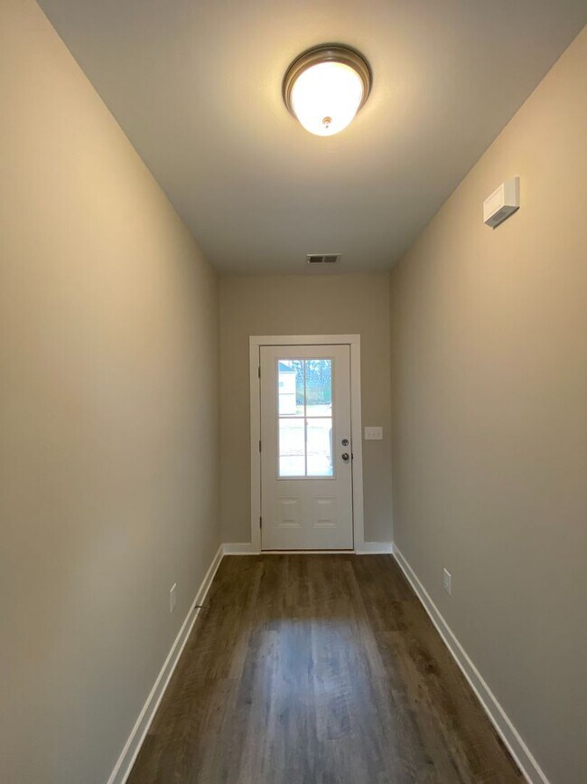 Building Photo - 65 Red Oak Ct
