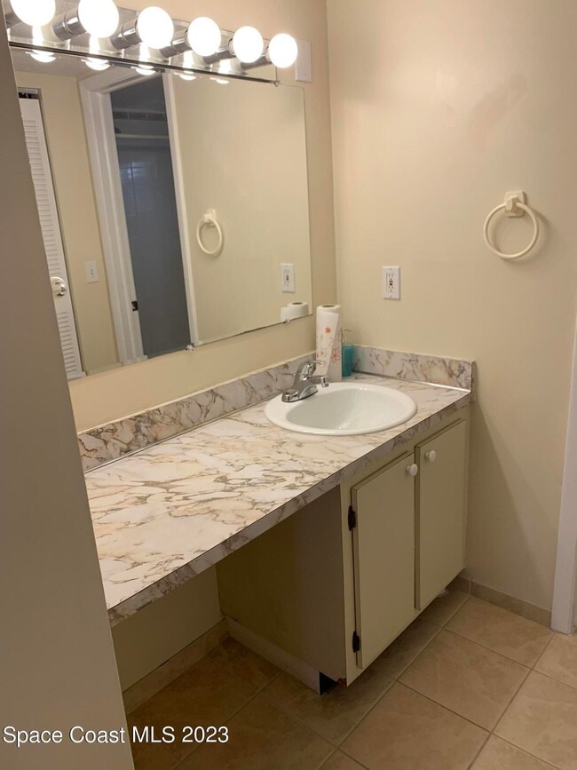 Building Photo - 3025 Thrush Dr