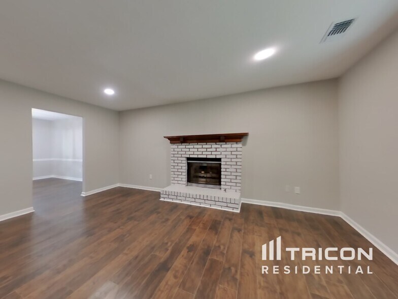 Building Photo - 3216 Plymouth Rock Dr