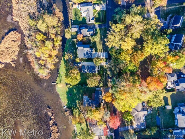 Building Photo - 2416 Shawood Dr